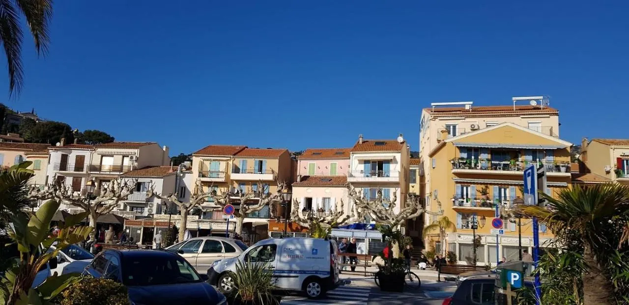 Apartment Studio Avec Terrasse 2 Personnes Le Lavandou