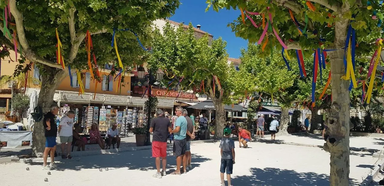 Studio Avec Terrasse 2 Personnes Le Lavandou 0*,  France
