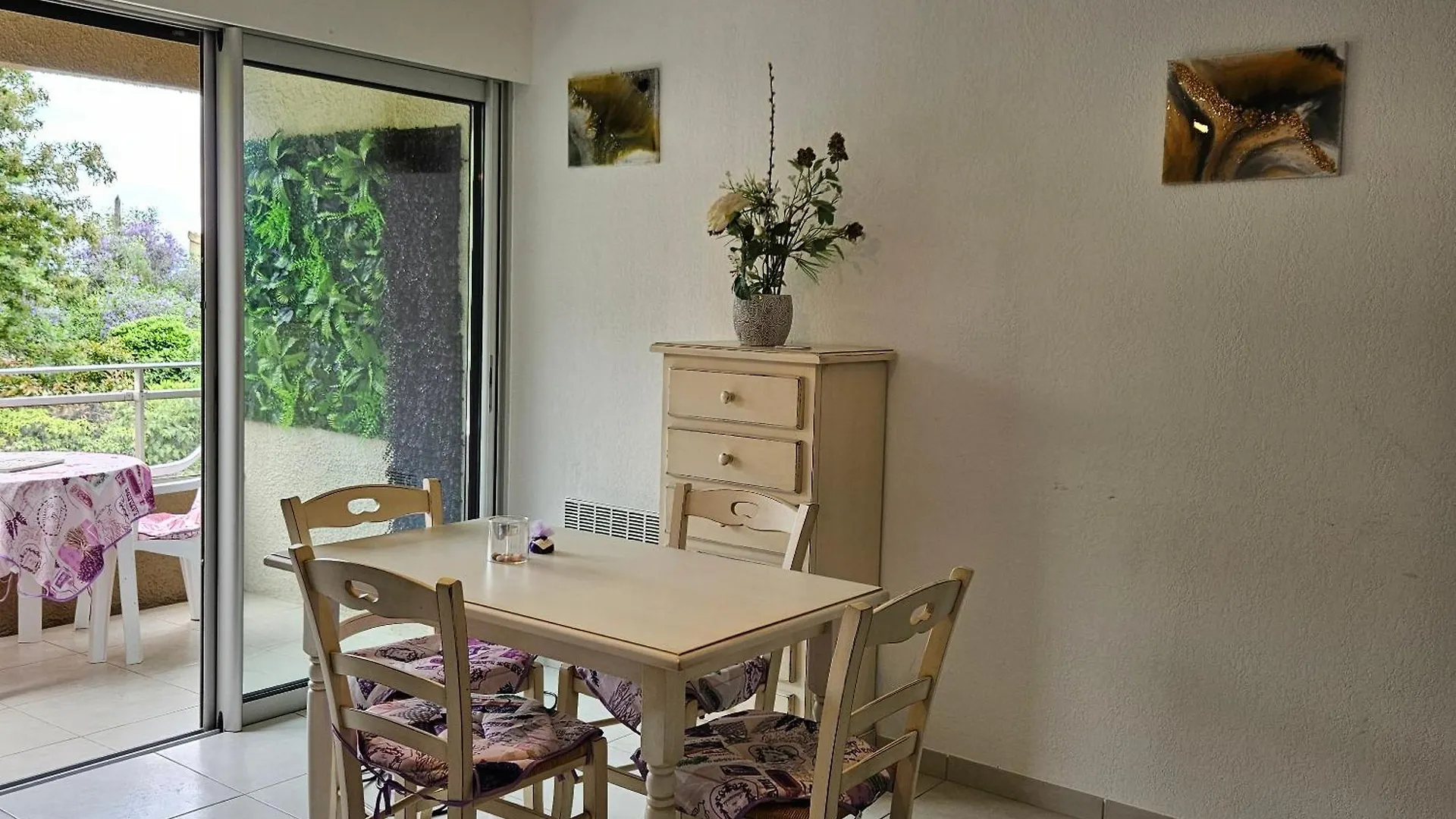 Studio Avec Terrasse 2 Personnes Le Lavandou