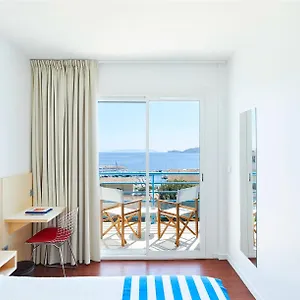2* Hotel California