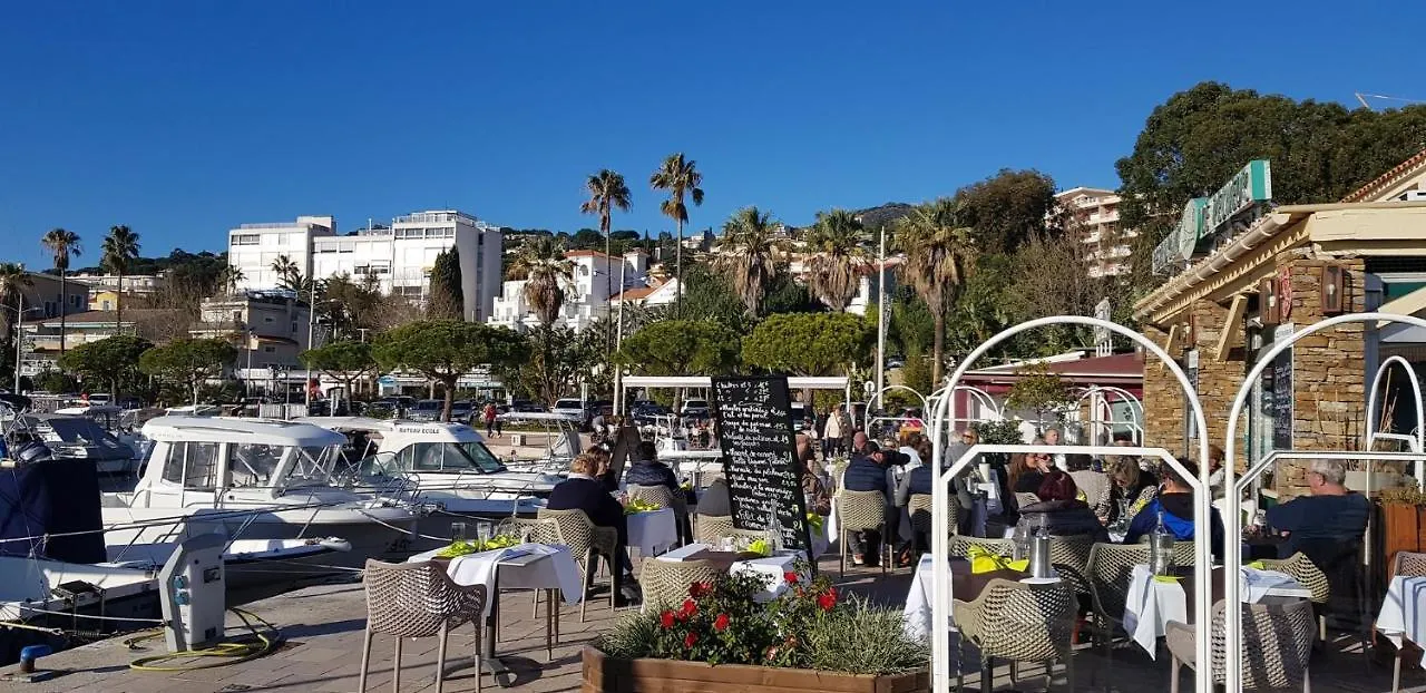 Studio avec terrasse 2 personnes Le Lavandou Appartamento